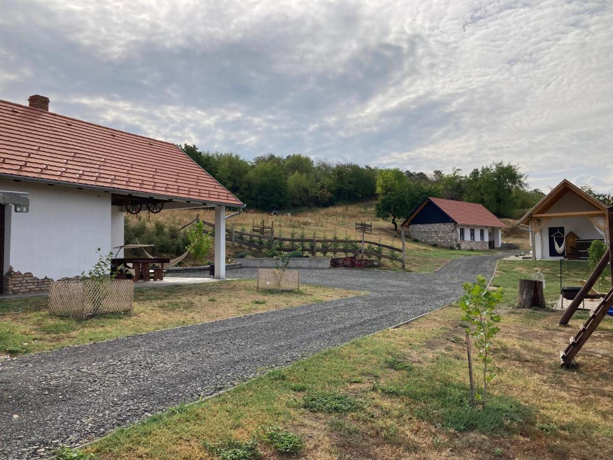 Hotel Kishosszuret Vendeghaz Pécsvárad Exteriér fotografie