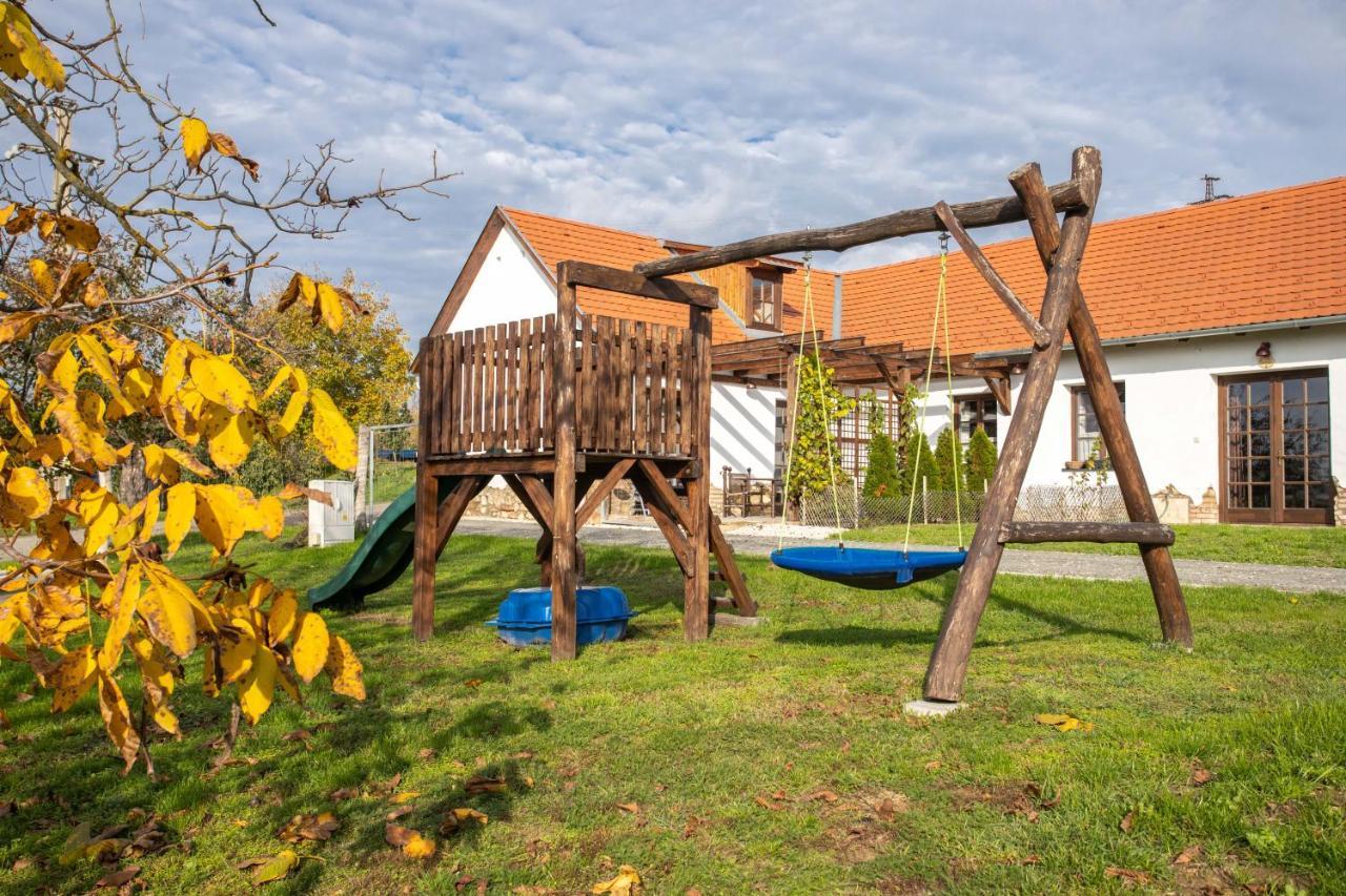 Hotel Kishosszuret Vendeghaz Pécsvárad Exteriér fotografie