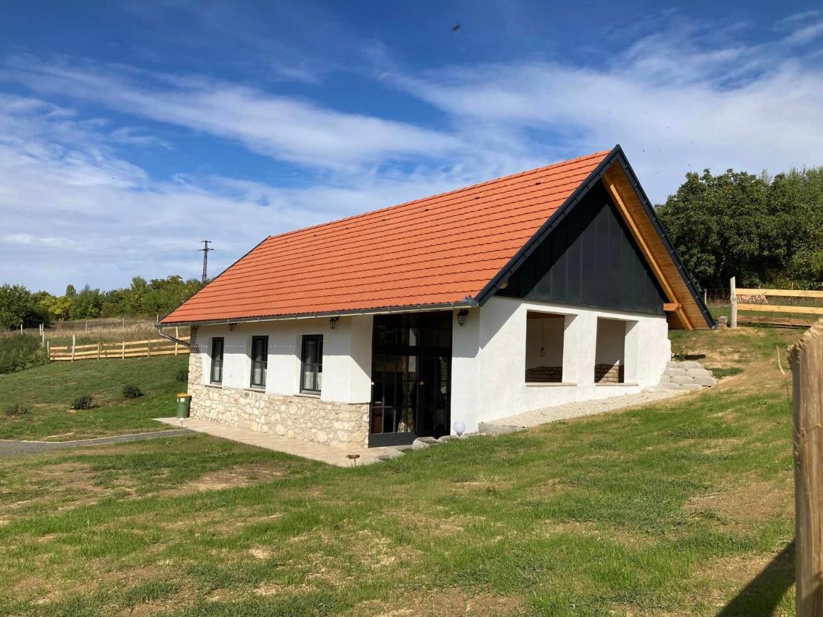 Hotel Kishosszuret Vendeghaz Pécsvárad Exteriér fotografie