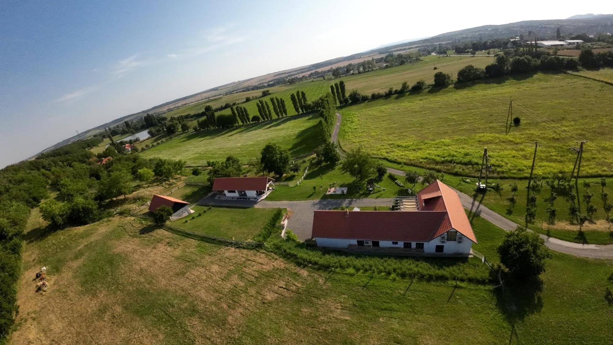Hotel Kishosszuret Vendeghaz Pécsvárad Exteriér fotografie