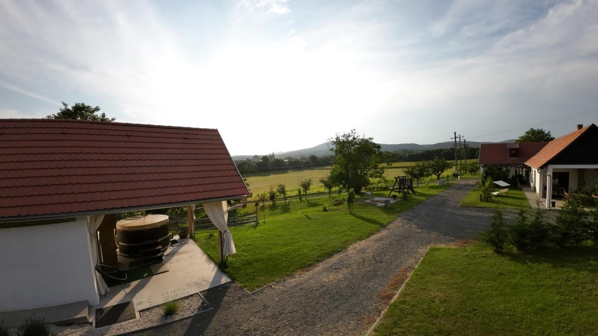 Hotel Kishosszuret Vendeghaz Pécsvárad Exteriér fotografie